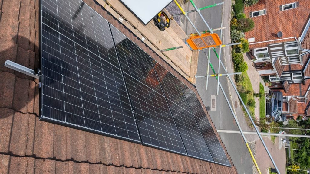 Solar Panels and Battery Storage: Should You Get Both at Once?